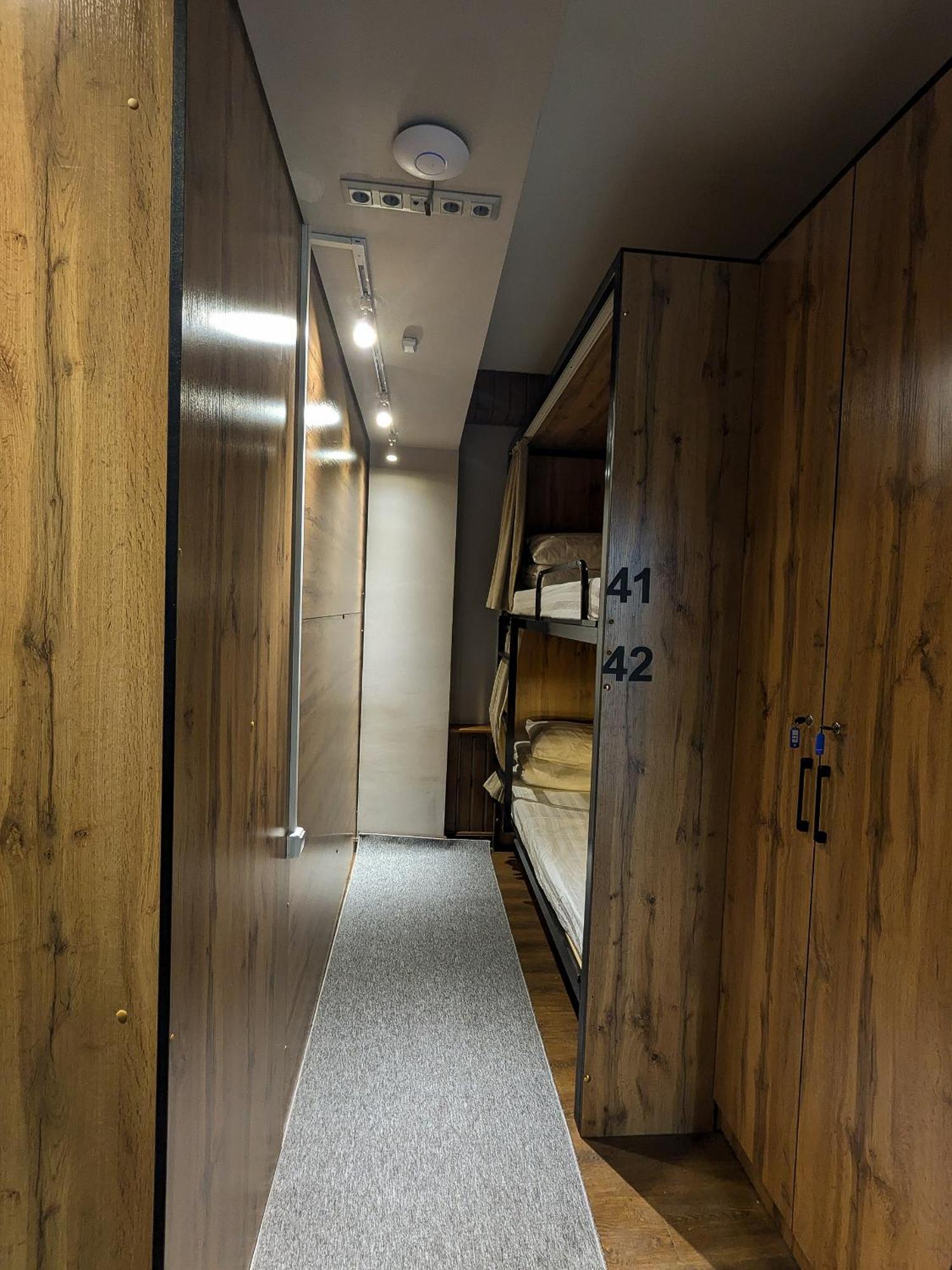 Aiva Hostel Бишкек Экстерьер фото
