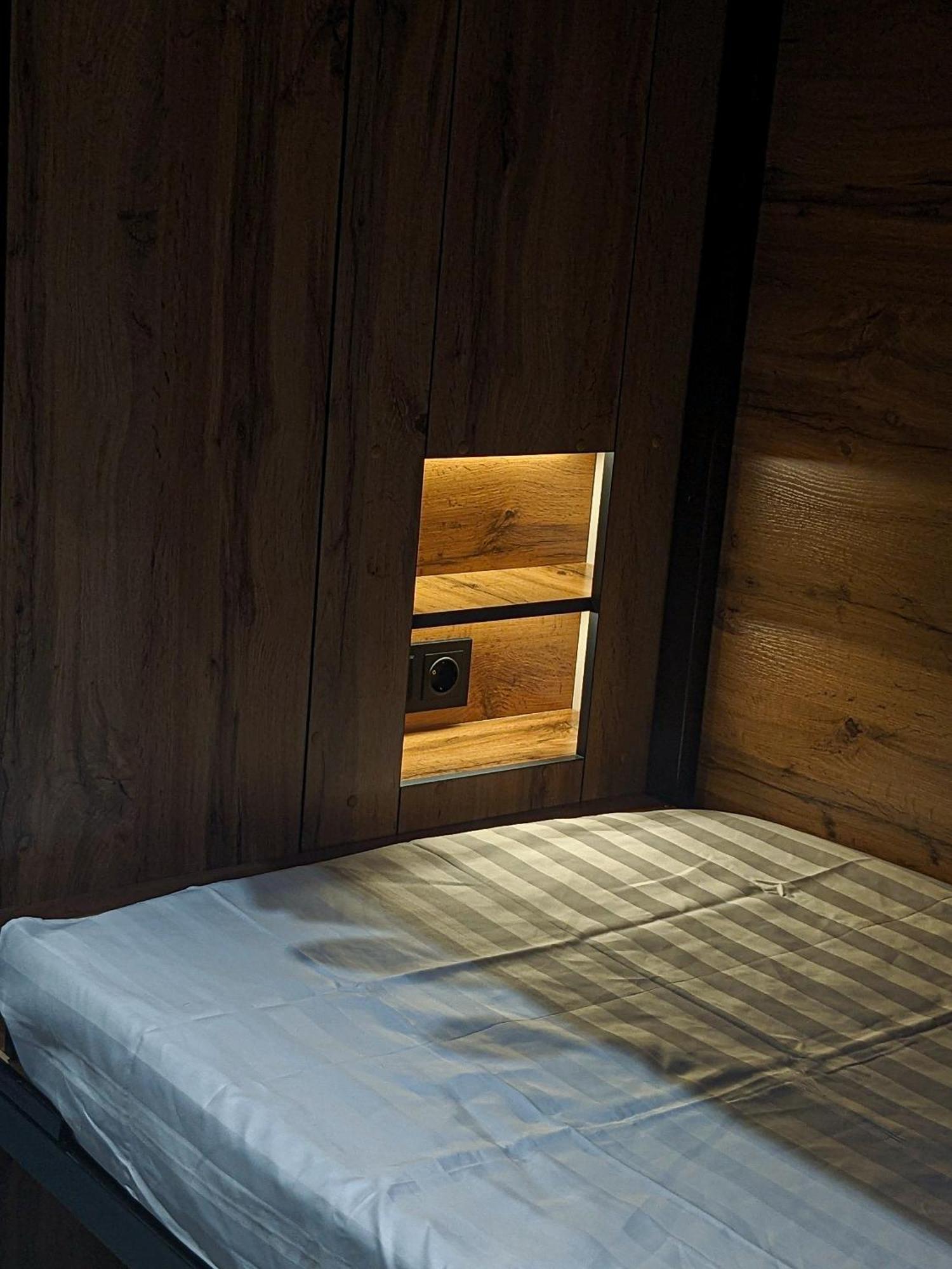 Aiva Hostel Бишкек Экстерьер фото