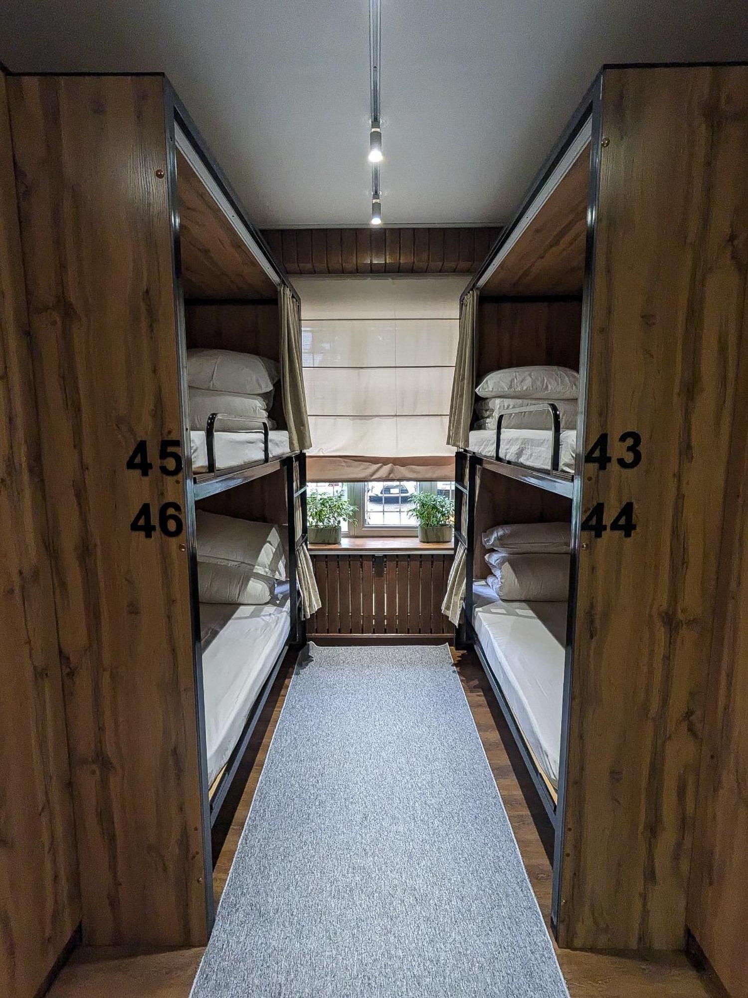 Aiva Hostel Бишкек Экстерьер фото