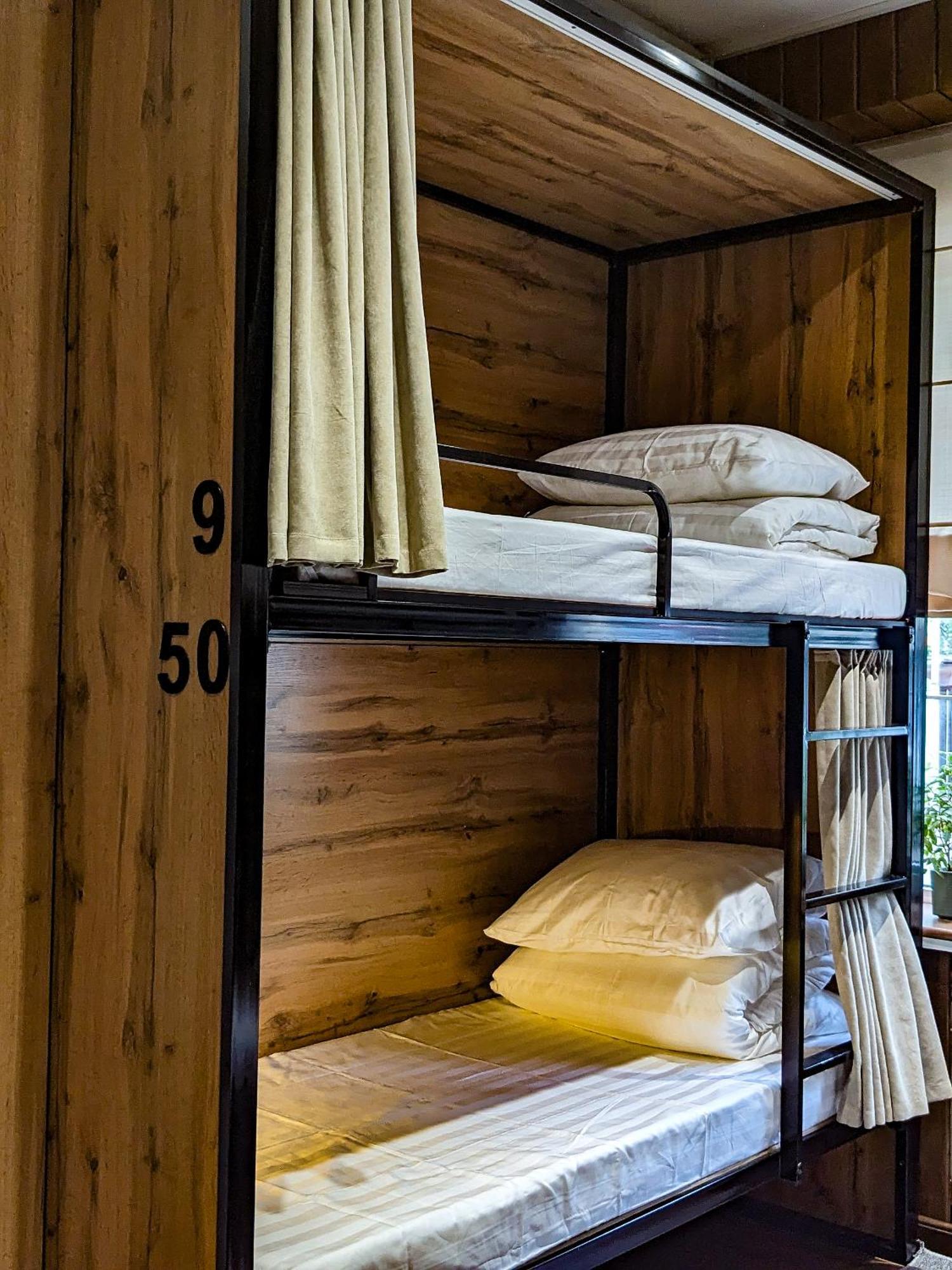Aiva Hostel Бишкек Экстерьер фото