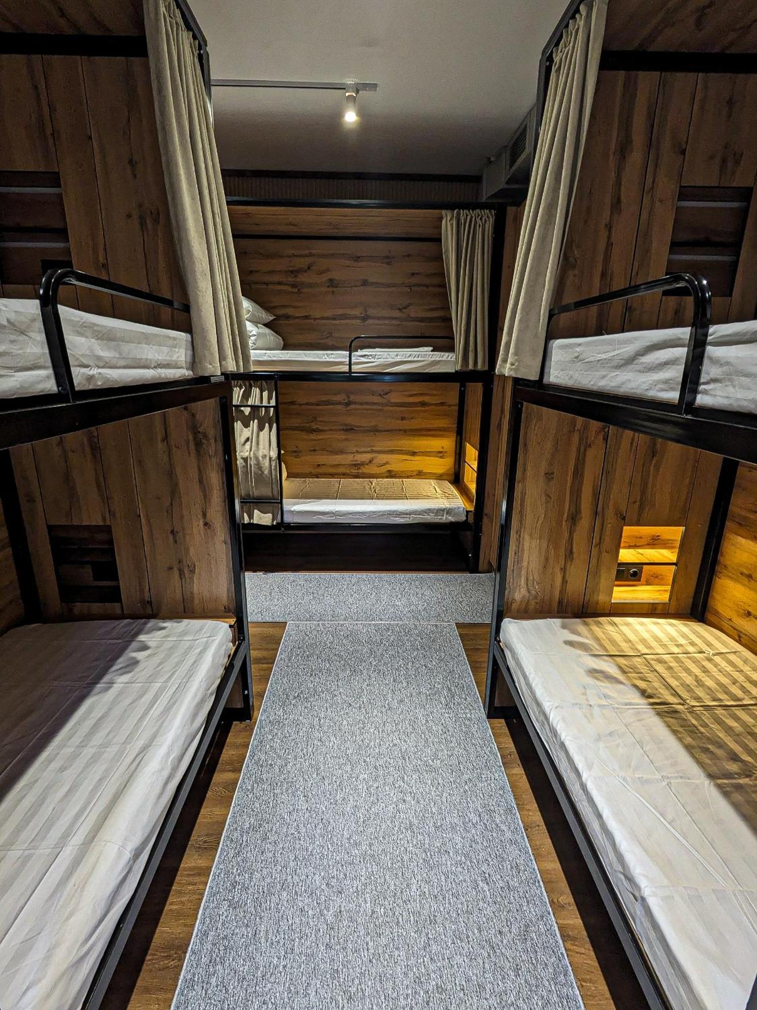 Aiva Hostel Бишкек Экстерьер фото