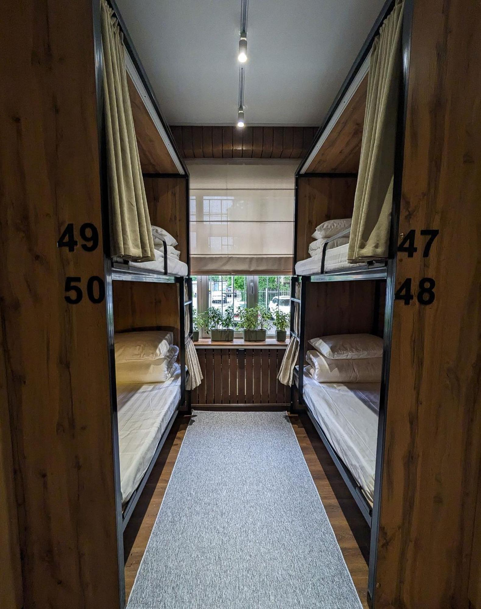 Aiva Hostel Бишкек Экстерьер фото